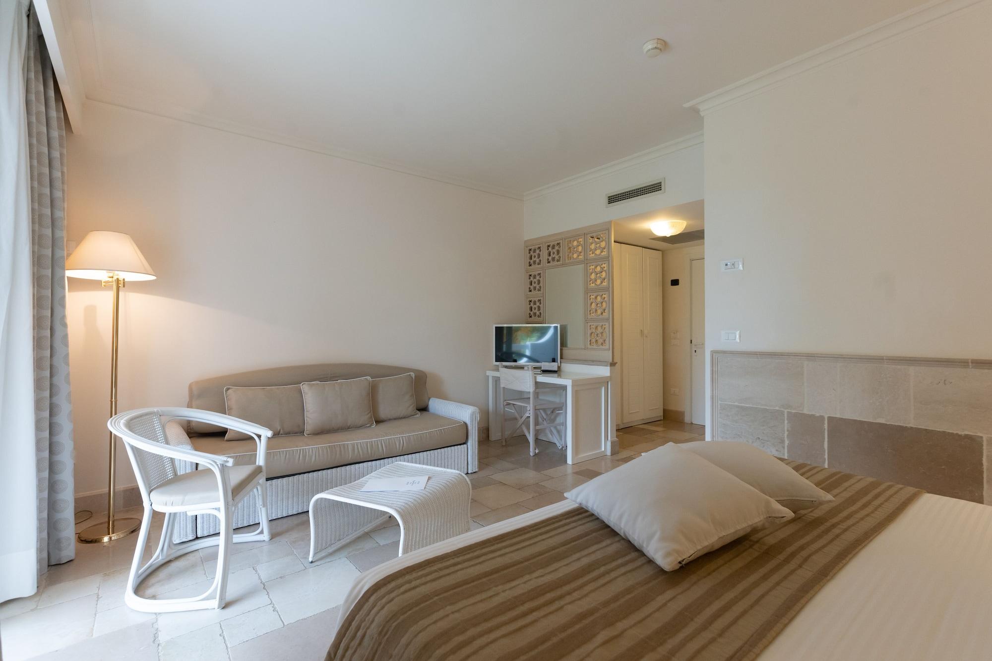 Ostuni A Mare Hotel Bagian luar foto