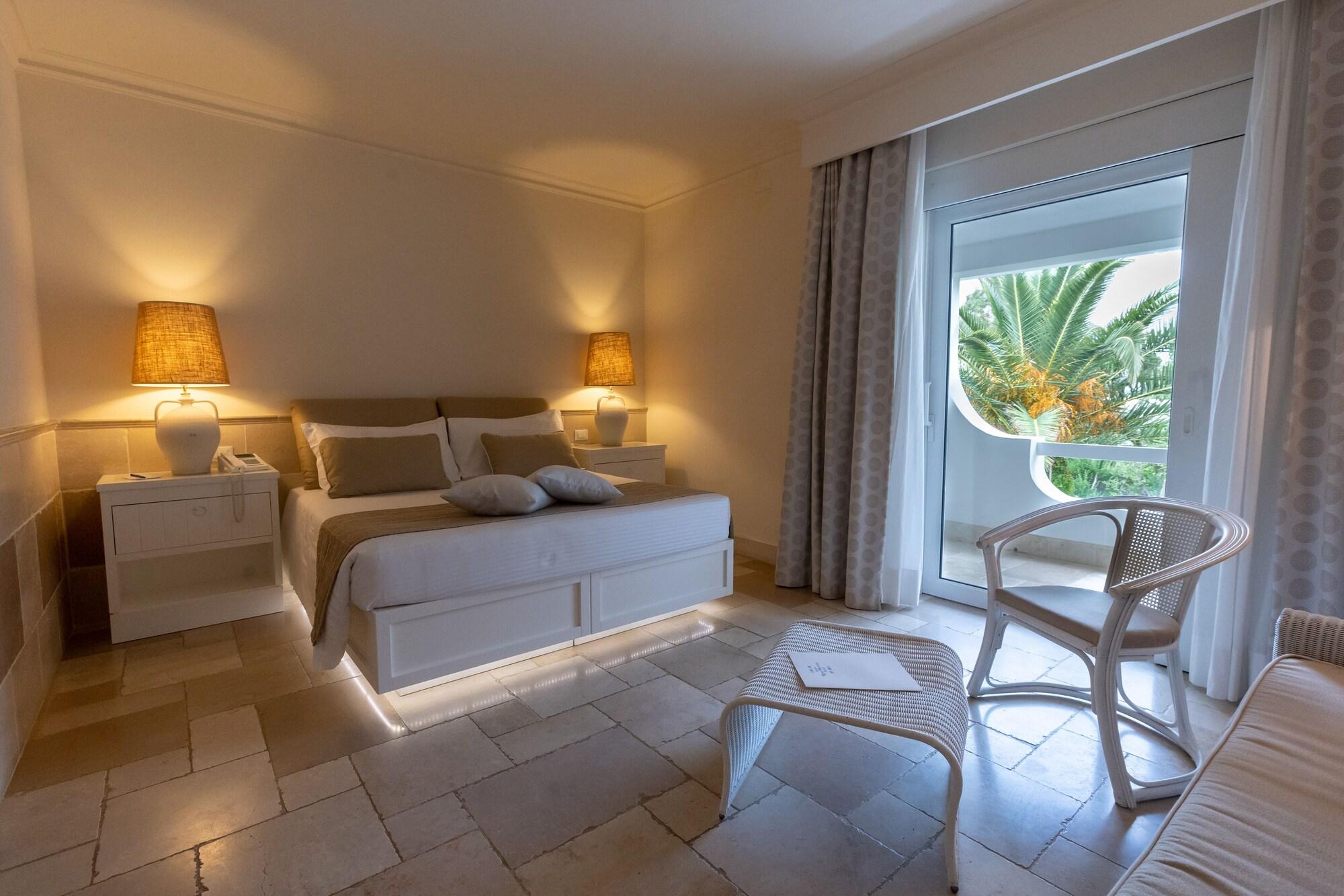 Ostuni A Mare Hotel Bagian luar foto