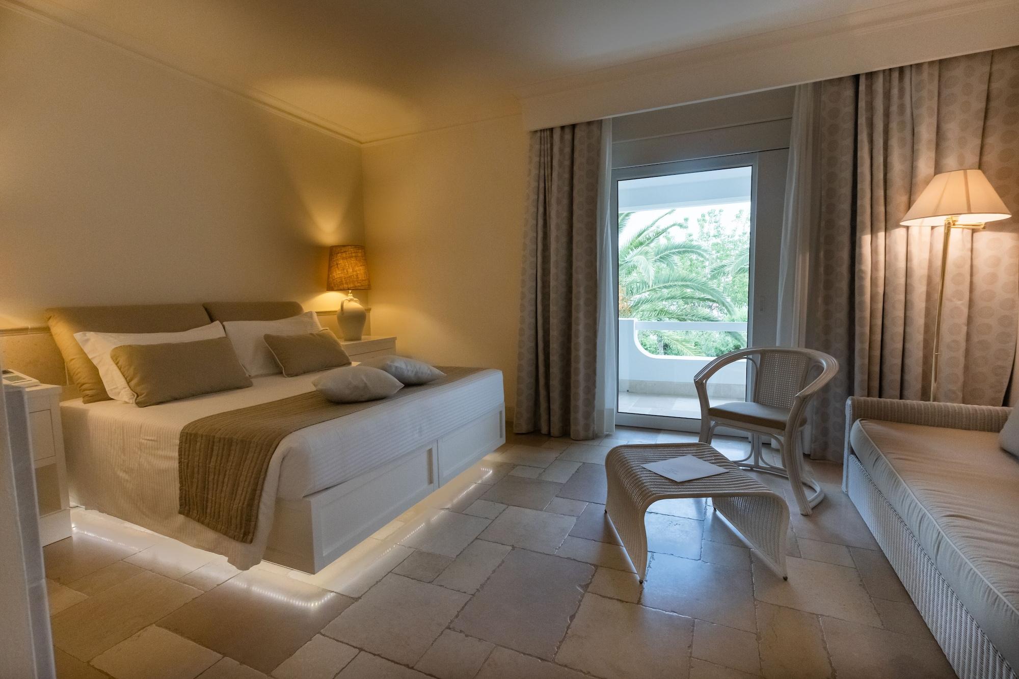 Ostuni A Mare Hotel Bagian luar foto