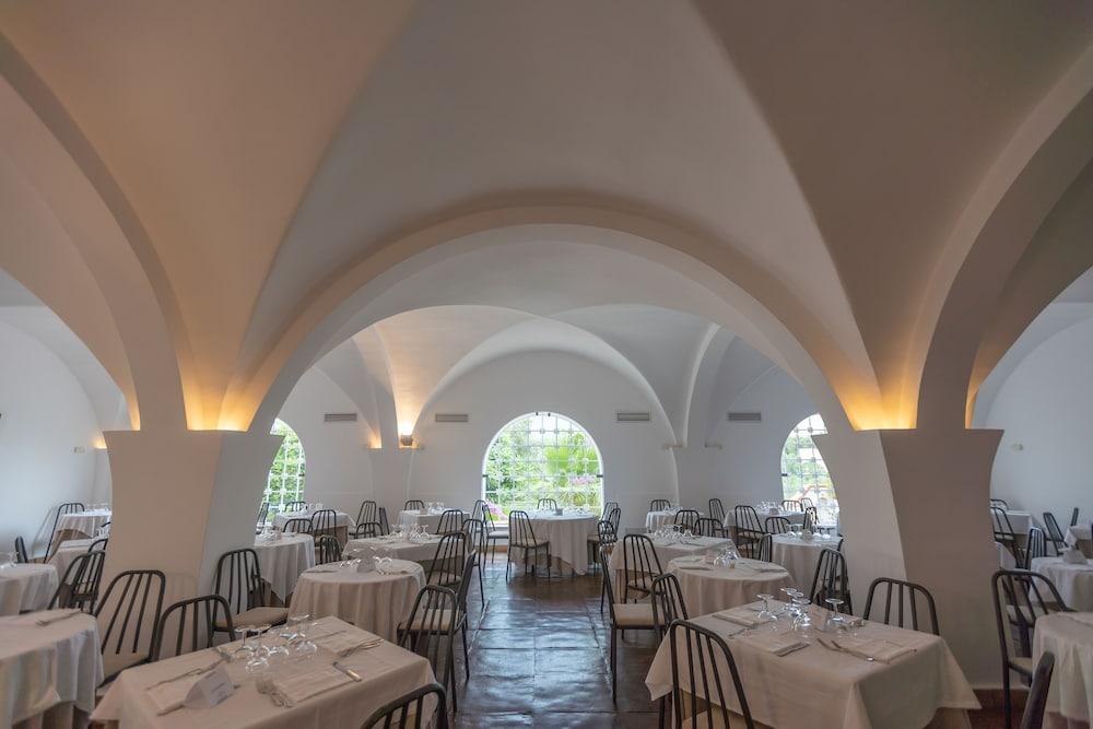 Ostuni A Mare Hotel Bagian luar foto