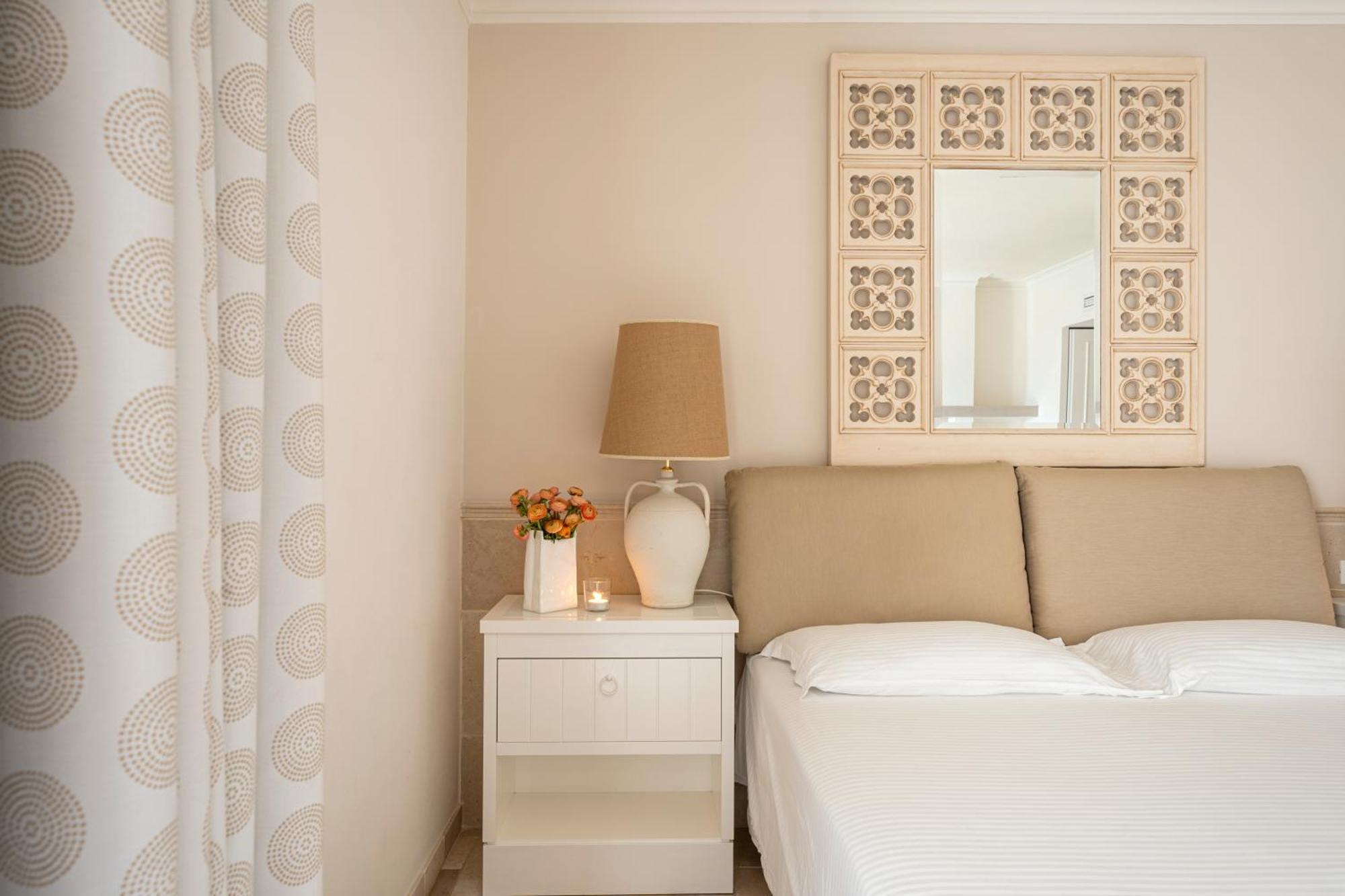 Ostuni A Mare Hotel Bagian luar foto