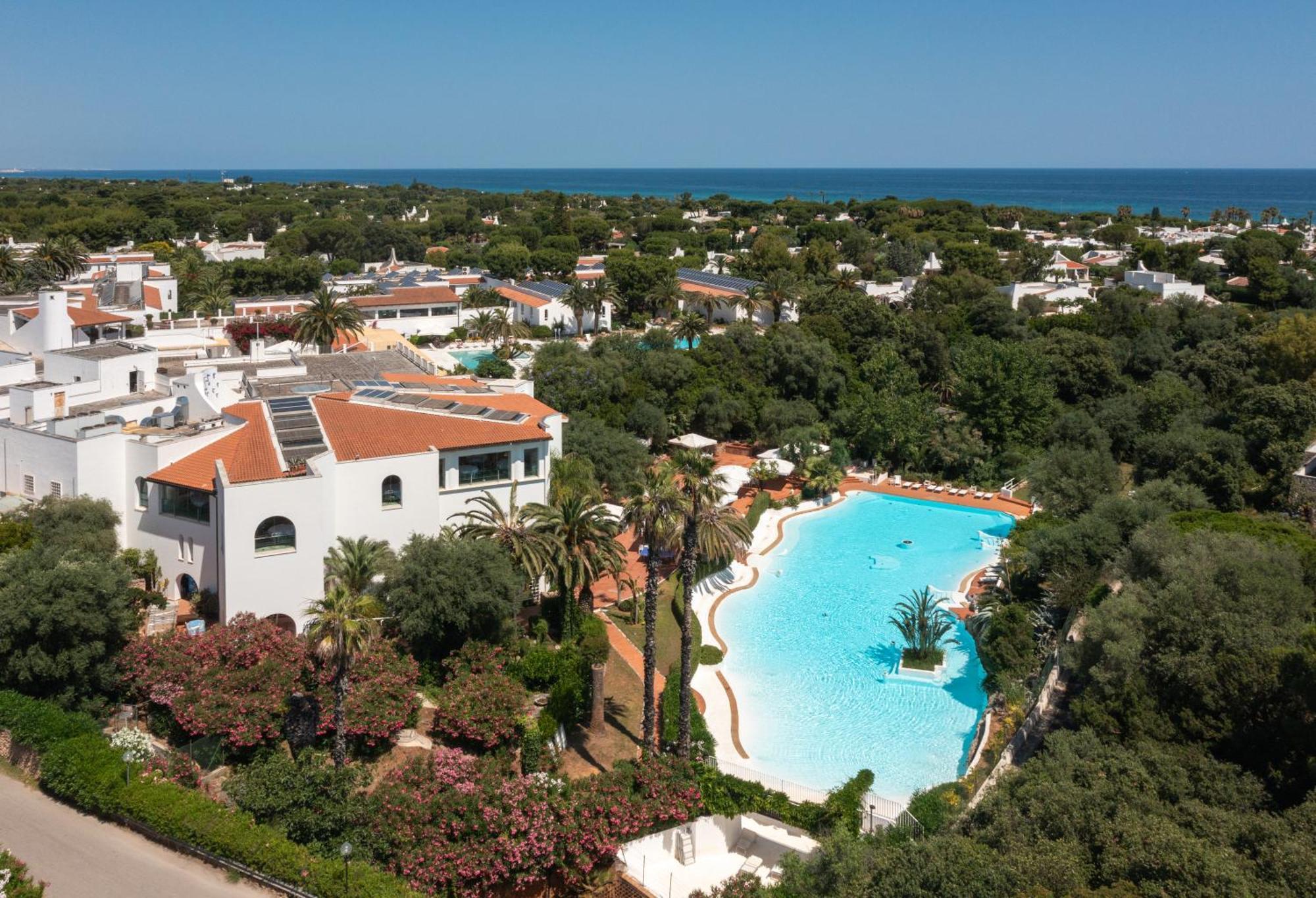 Ostuni A Mare Hotel Bagian luar foto