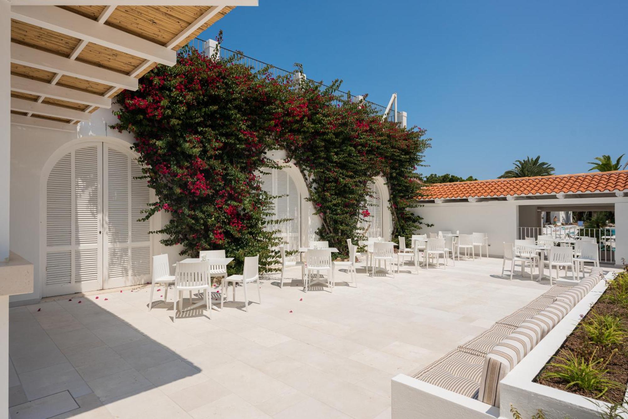 Ostuni A Mare Hotel Bagian luar foto