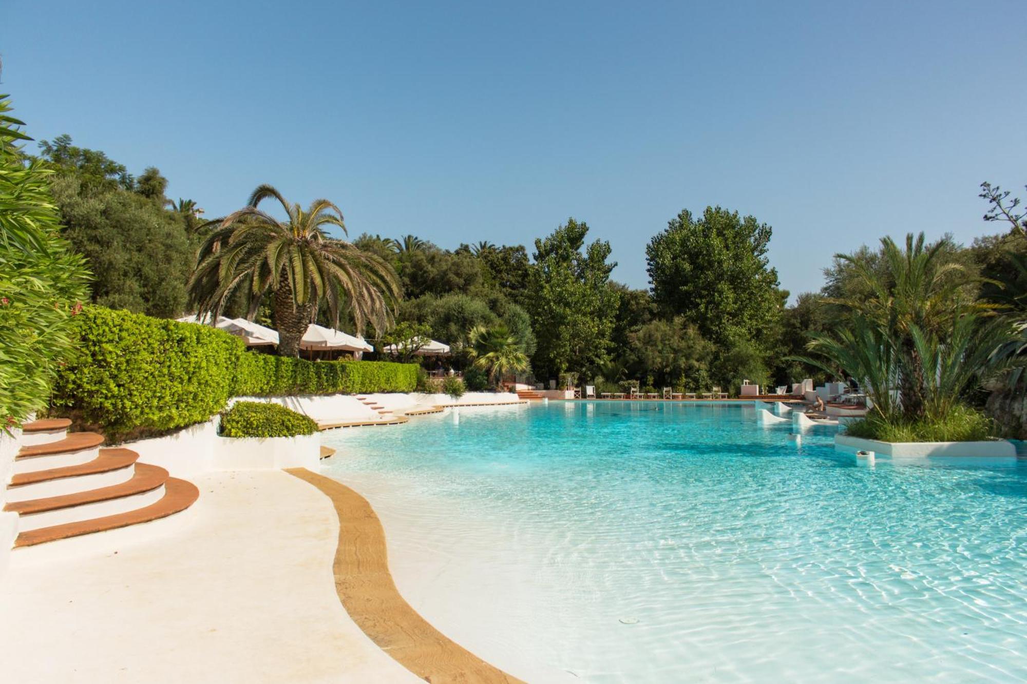 Ostuni A Mare Hotel Bagian luar foto