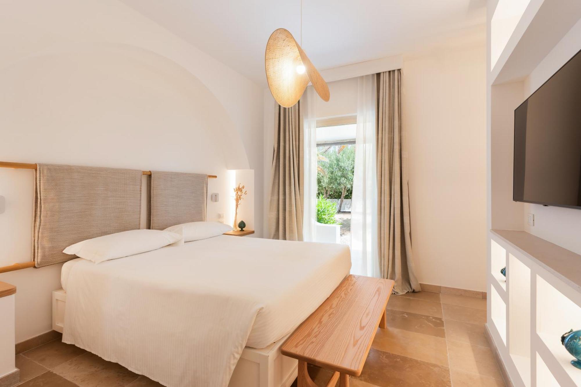 Ostuni A Mare Hotel Bagian luar foto