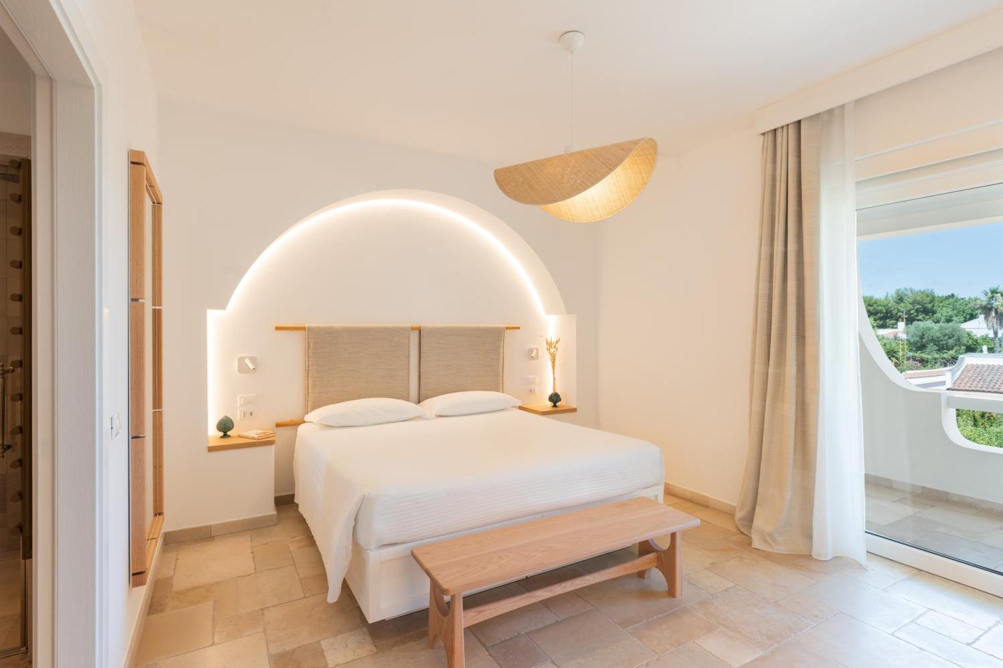 Ostuni A Mare Hotel Bagian luar foto